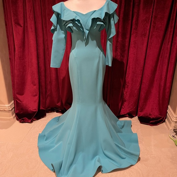 Fouad Sarkis couture dress - Picture 2 of 6